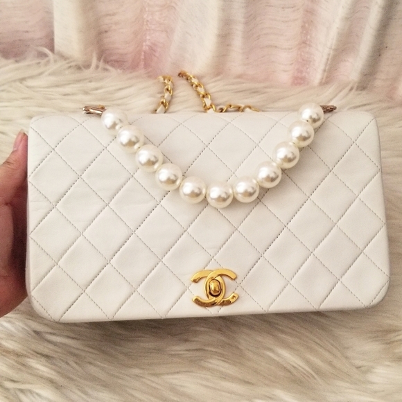CHANEL Handbags - Chanel Vintage White Medium Full Flap
